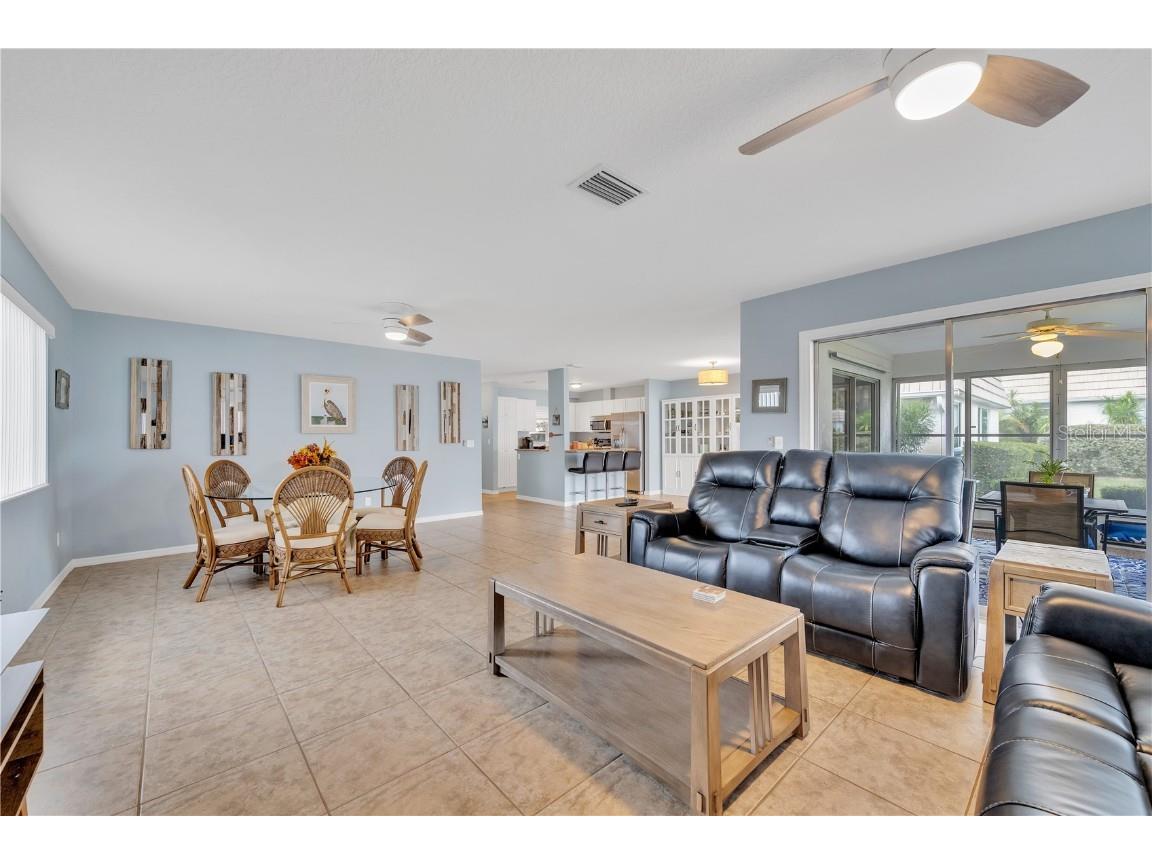 2401 Riverbluff Parkway #V240 Sarasota FL 34231 A4669980 image3