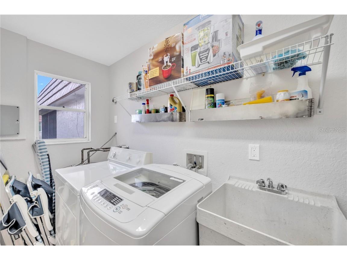 2401 Riverbluff Parkway #V240 Sarasota FL 34231 A4669980 image30