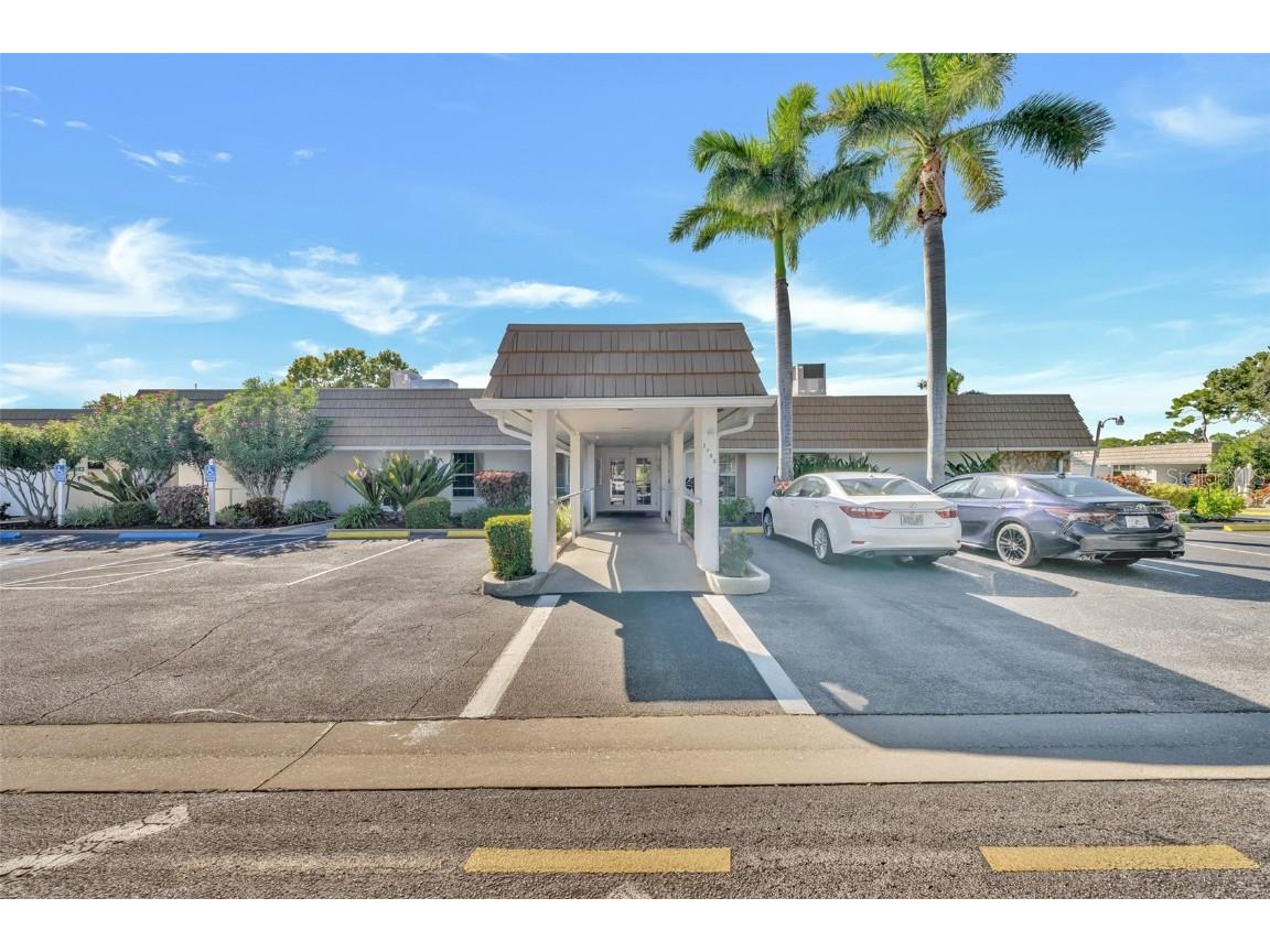 2401 Riverbluff Parkway #V240 Sarasota FL 34231 A4669980 image37