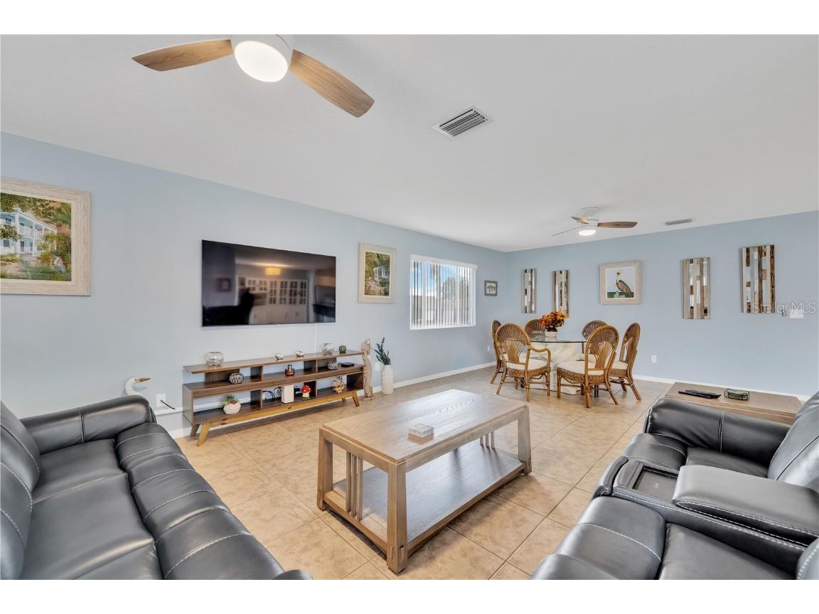 2401 Riverbluff Parkway #V240 Sarasota FL 34231 A4669980 image4