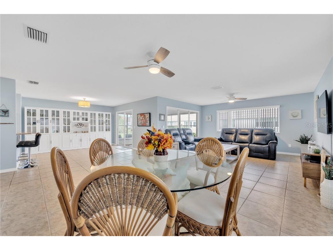 2401 Riverbluff Parkway #V240 Sarasota FL 34231 A4669980 image7