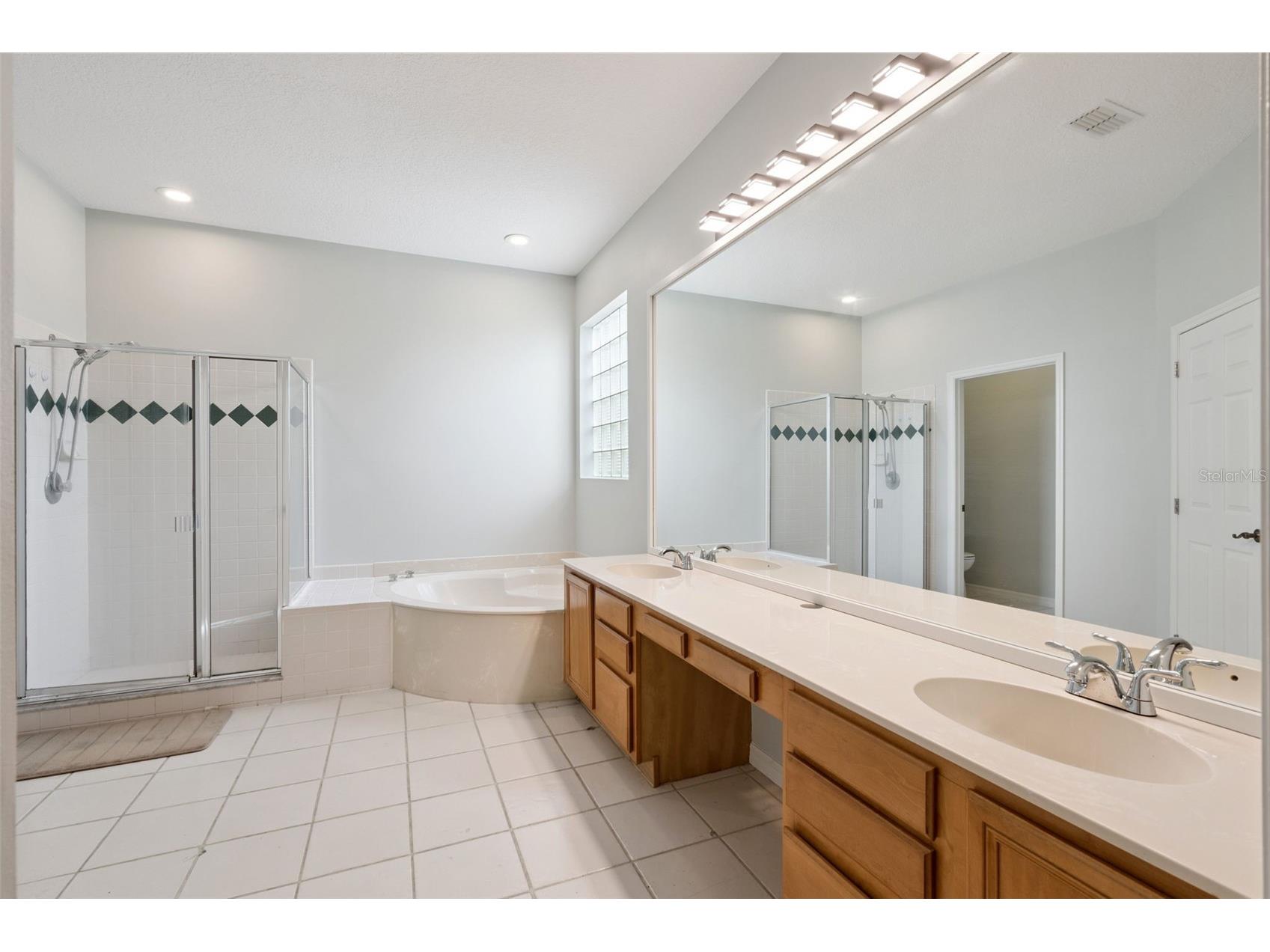 2401 Stoneview Road Orlando FL 32806 O6409754 image26