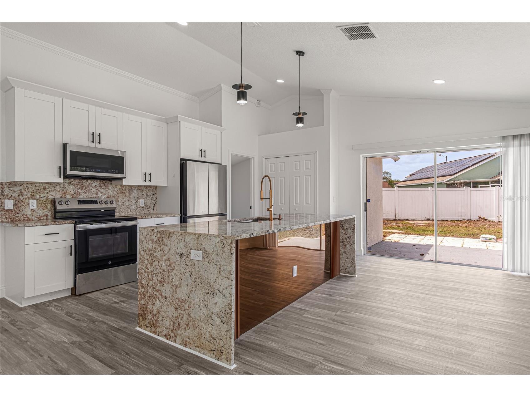 2402 Avalon Court Kissimmee FL 34743 S5147769 image9