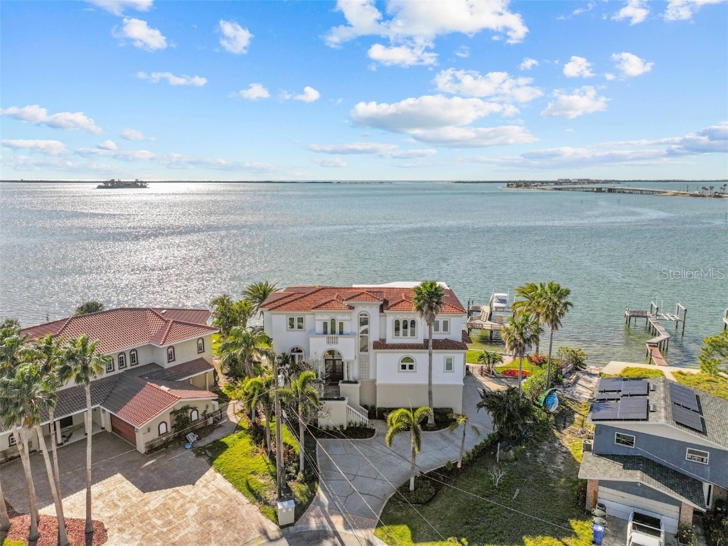 2402 Baywood Drive W Dunedin FL 34698 TB8369999 image1