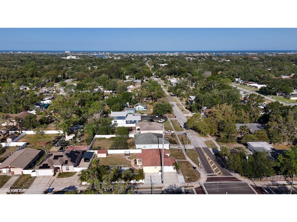 2402 Dryer Avenue Largo FL 33770 TB8485574 image48