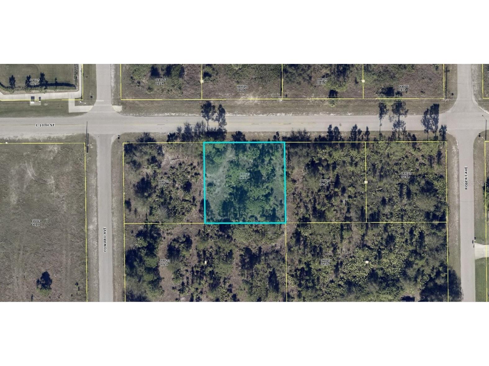 2402 E 10th Street Lehigh Acres FL 33936 A4584313 image1