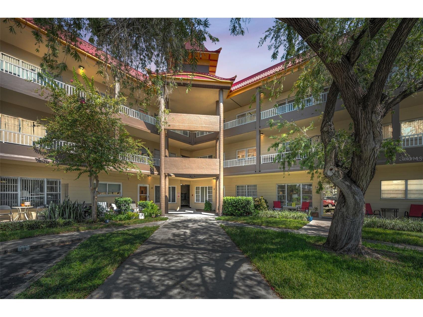 2402 Ecuadorian Way #10 Clearwater FL 33763 TB8430305 image1