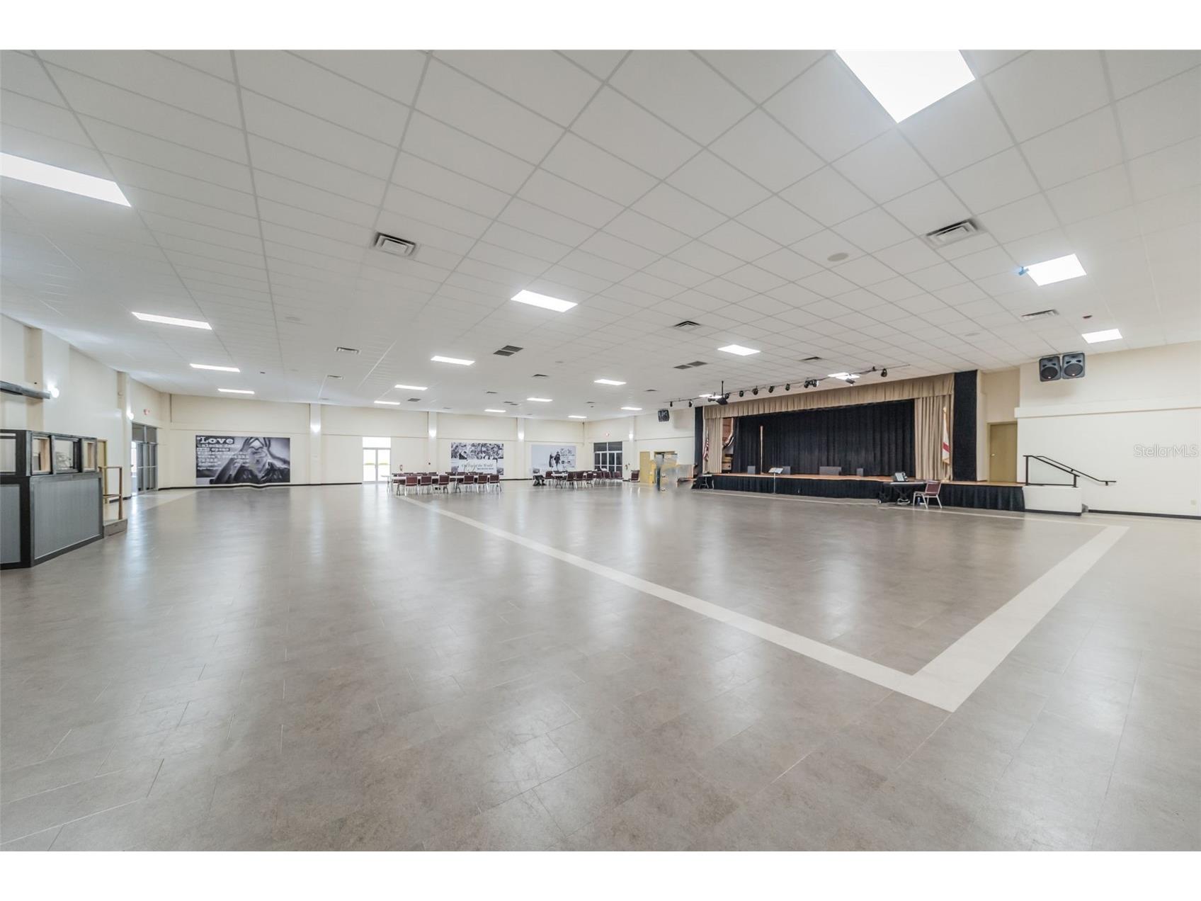 2402 Ecuadorian Way #10 Clearwater FL 33763 TB8430305 image41