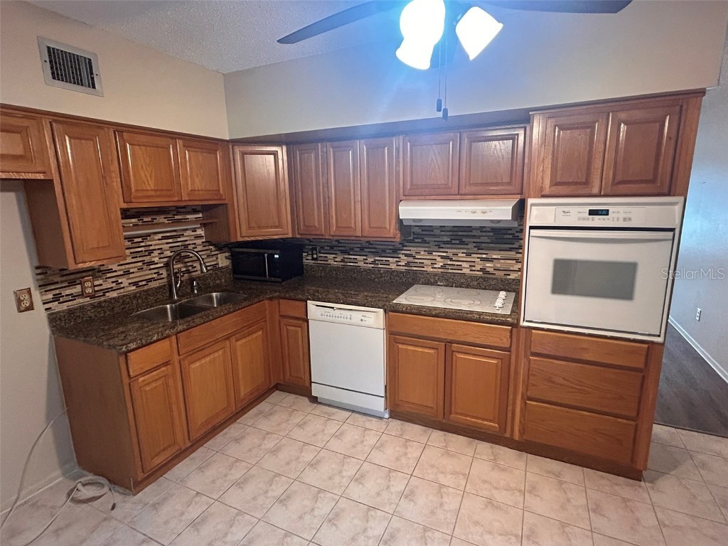 2402 Ecuadorian Way #18 Clearwater FL 33763 TB8433539 image12