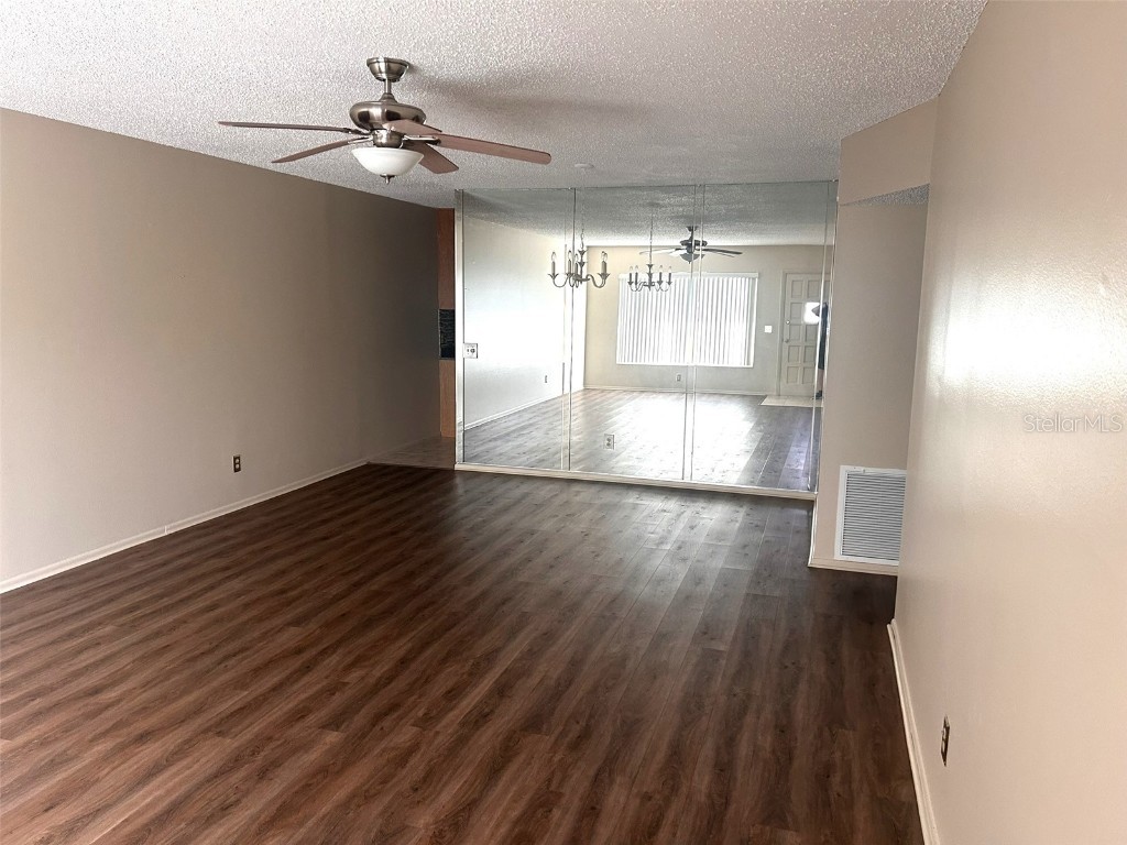 2402 Ecuadorian Way #18 Clearwater FL 33763 TB8433539 image4