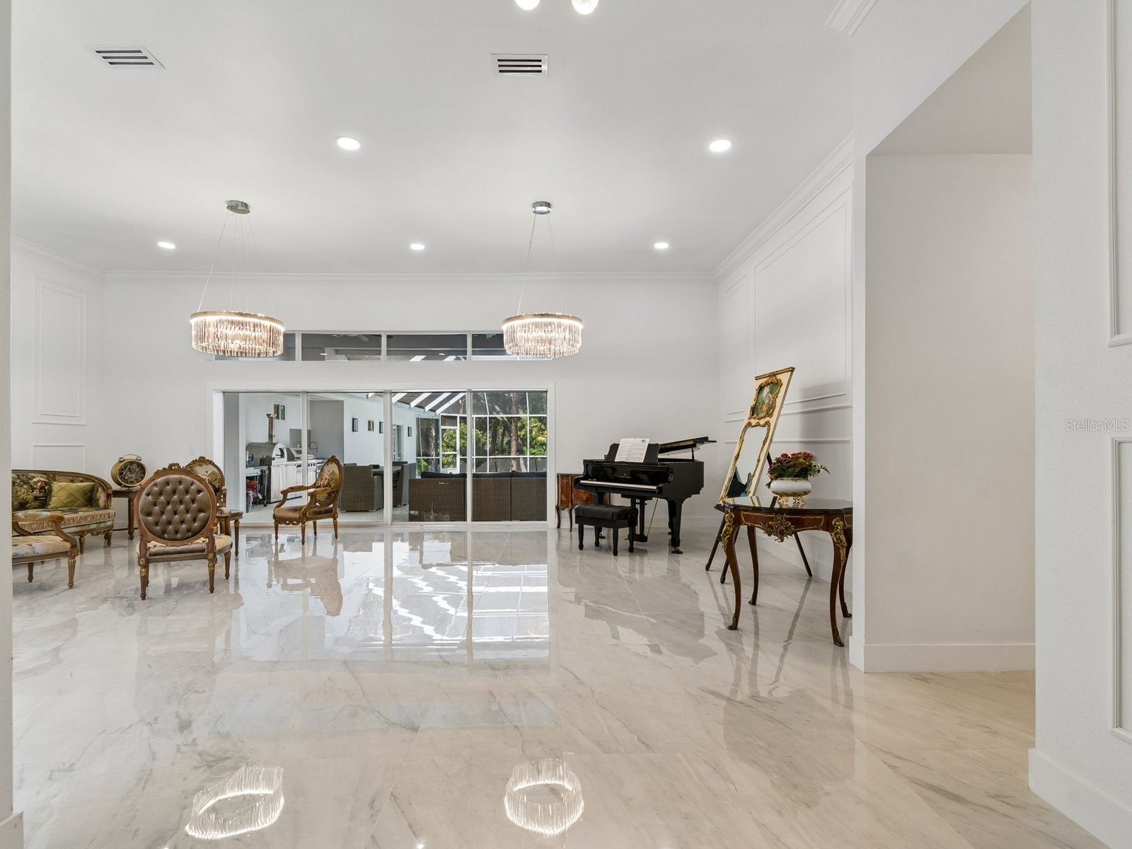 2402 Huntington Boulevard Safety Harbor FL 34695 TB8510708 image11