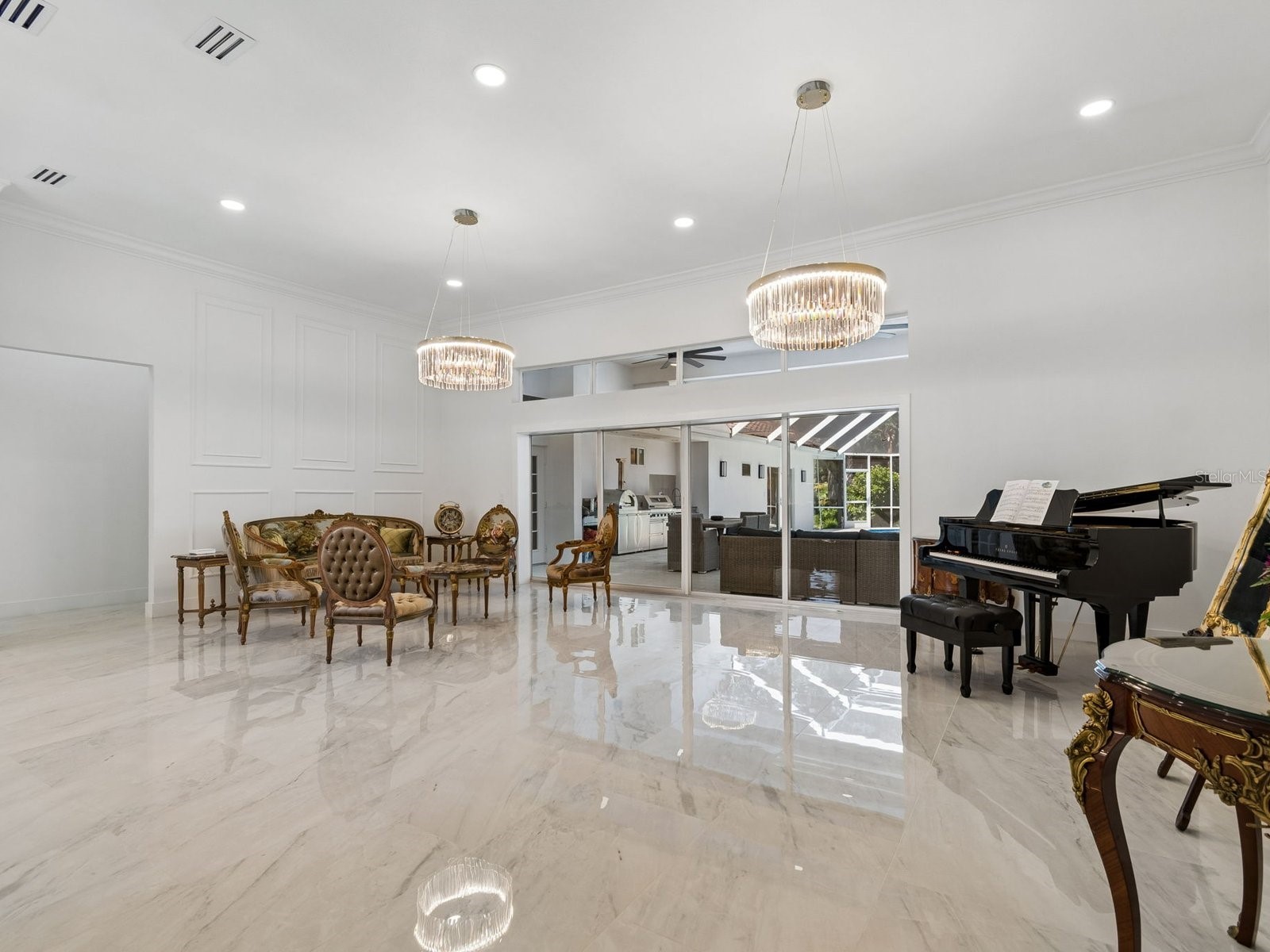 2402 Huntington Boulevard Safety Harbor FL 34695 TB8510708 image12