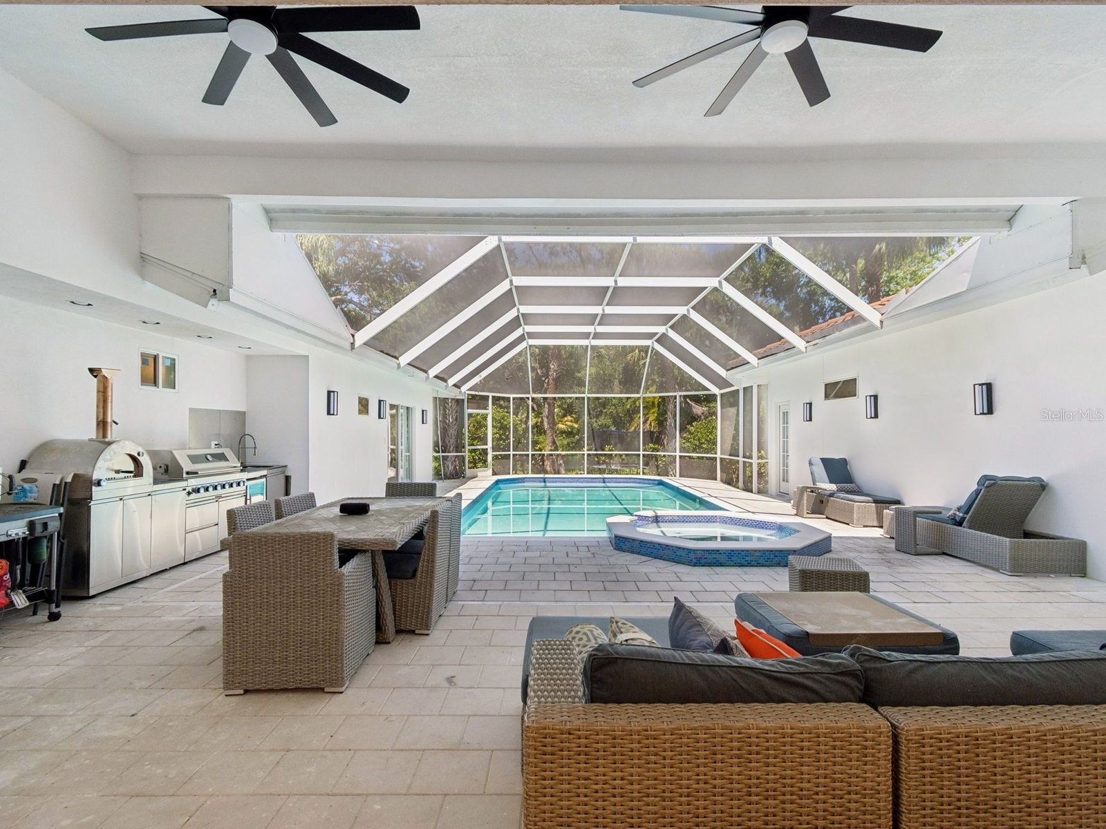 2402 Huntington Boulevard Safety Harbor FL 34695 TB8510708 image20