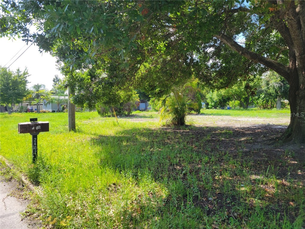 2402 Lloyd Drive Ruskin FL 33570 T3539612 image1