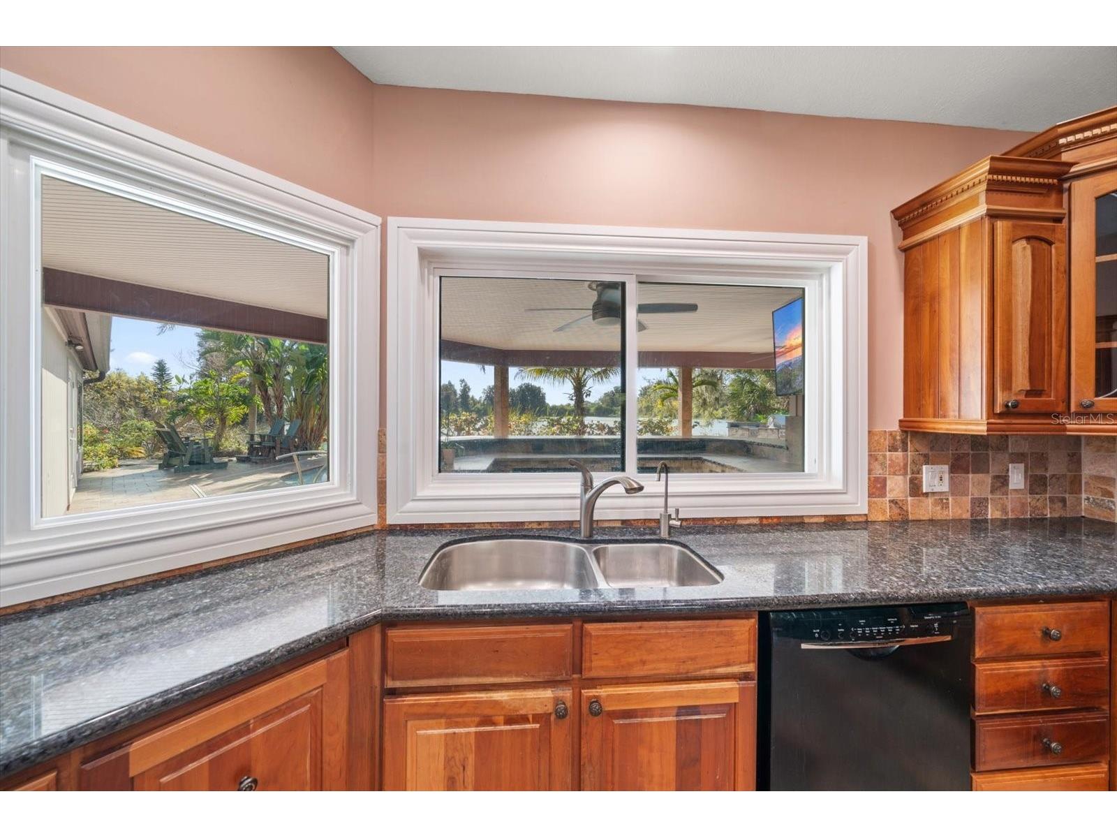 2402 Pine Hammock Clearwater FL 33764 TB8463686 image25