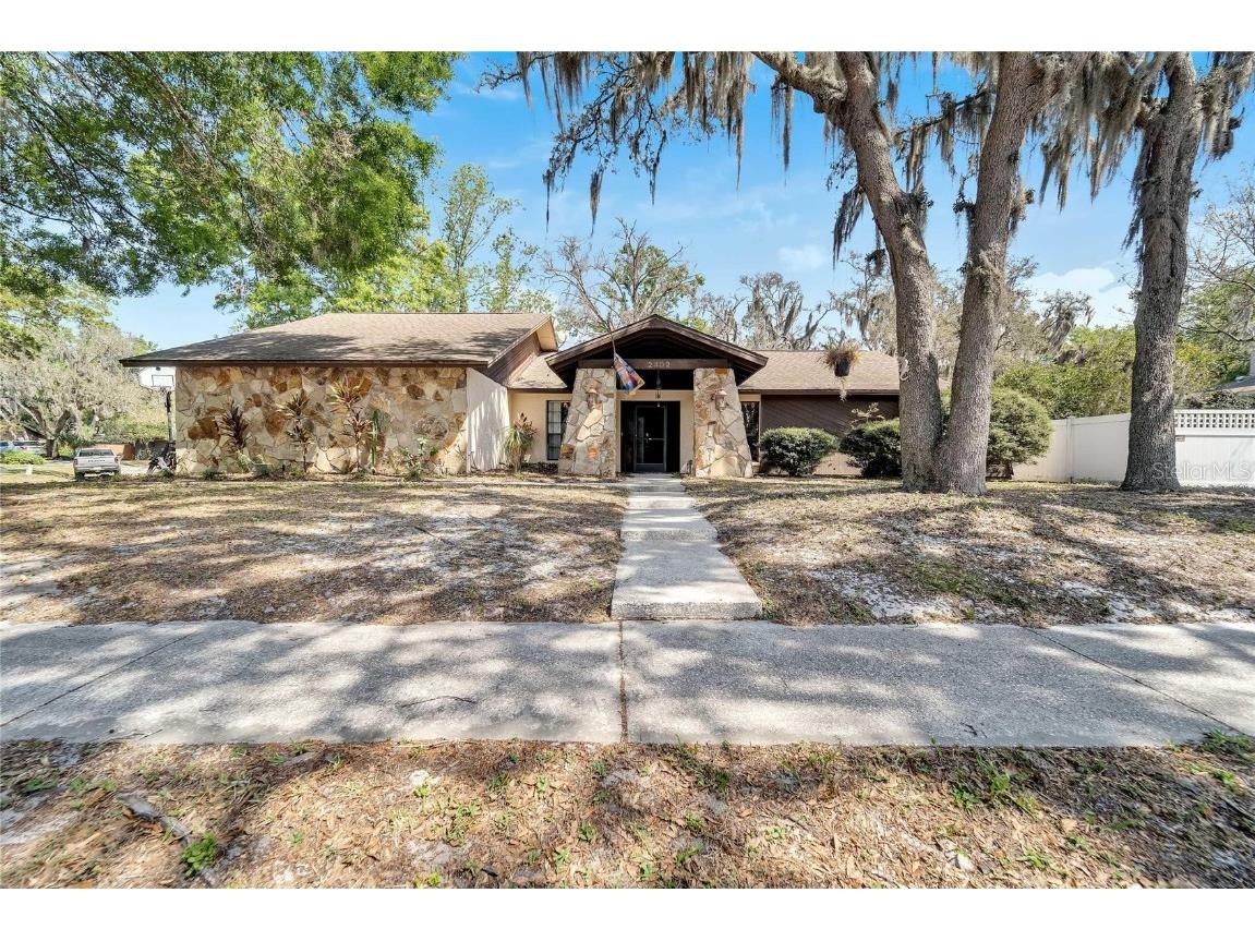 2402 Sprucewood Lane Plant City FL 33563 T3445516 image1