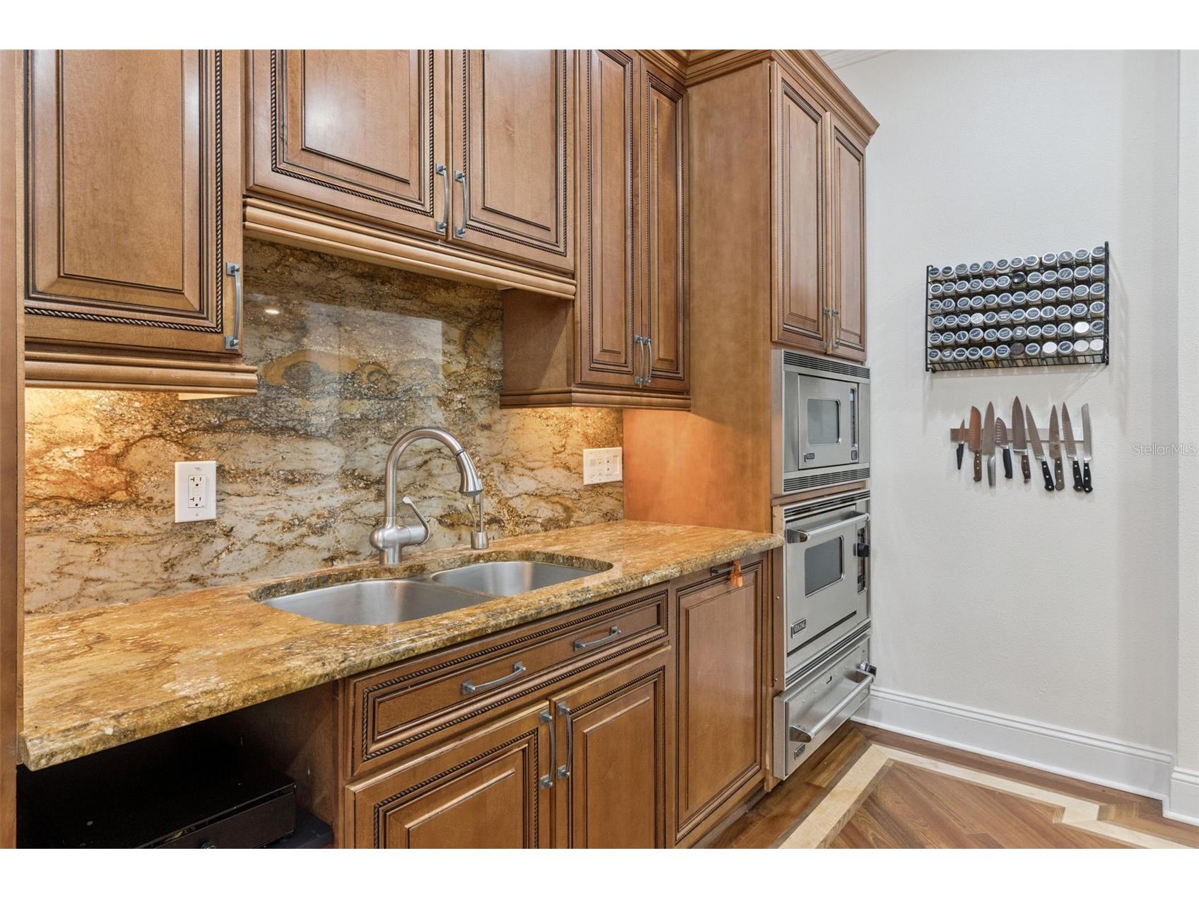 2402 Victoria Gardens Lane Tampa FL 33609 O6424072 image15