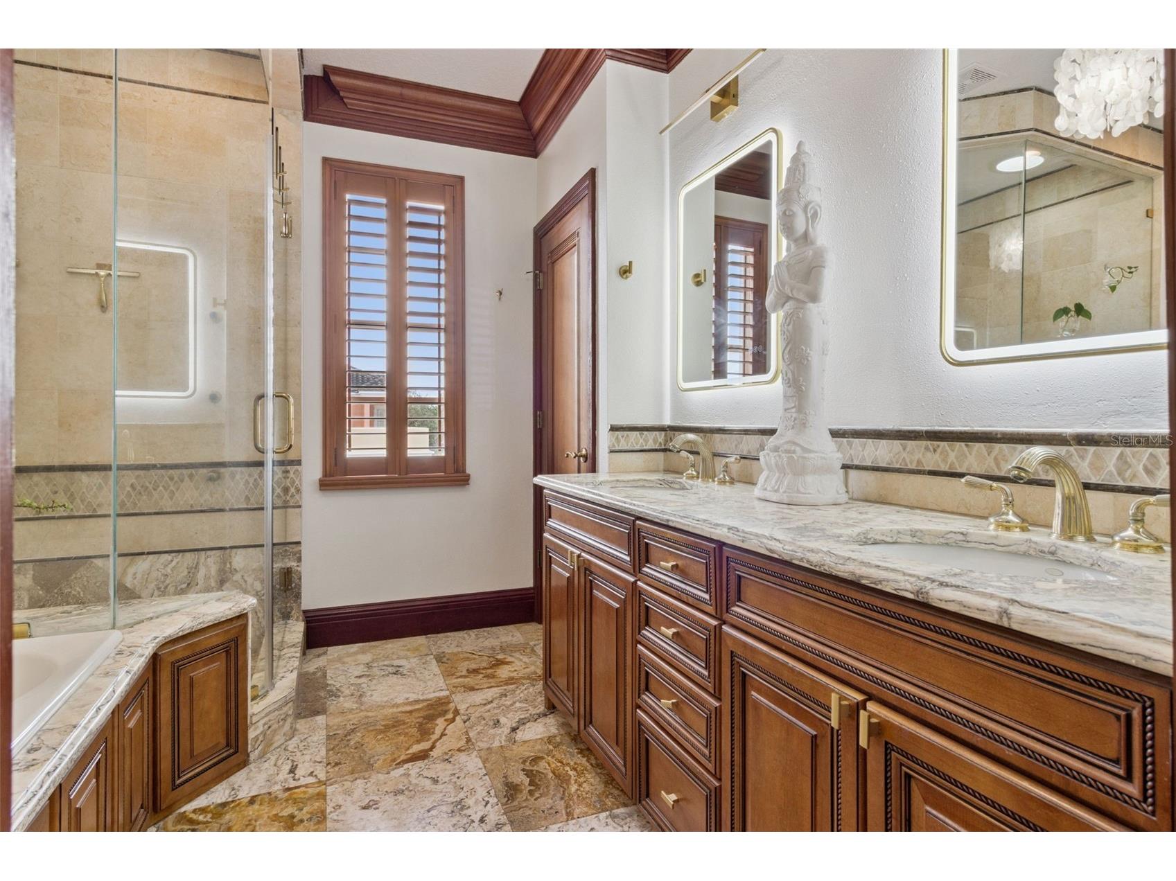 2402 Victoria Gardens Lane Tampa FL 33609 O6424072 image32