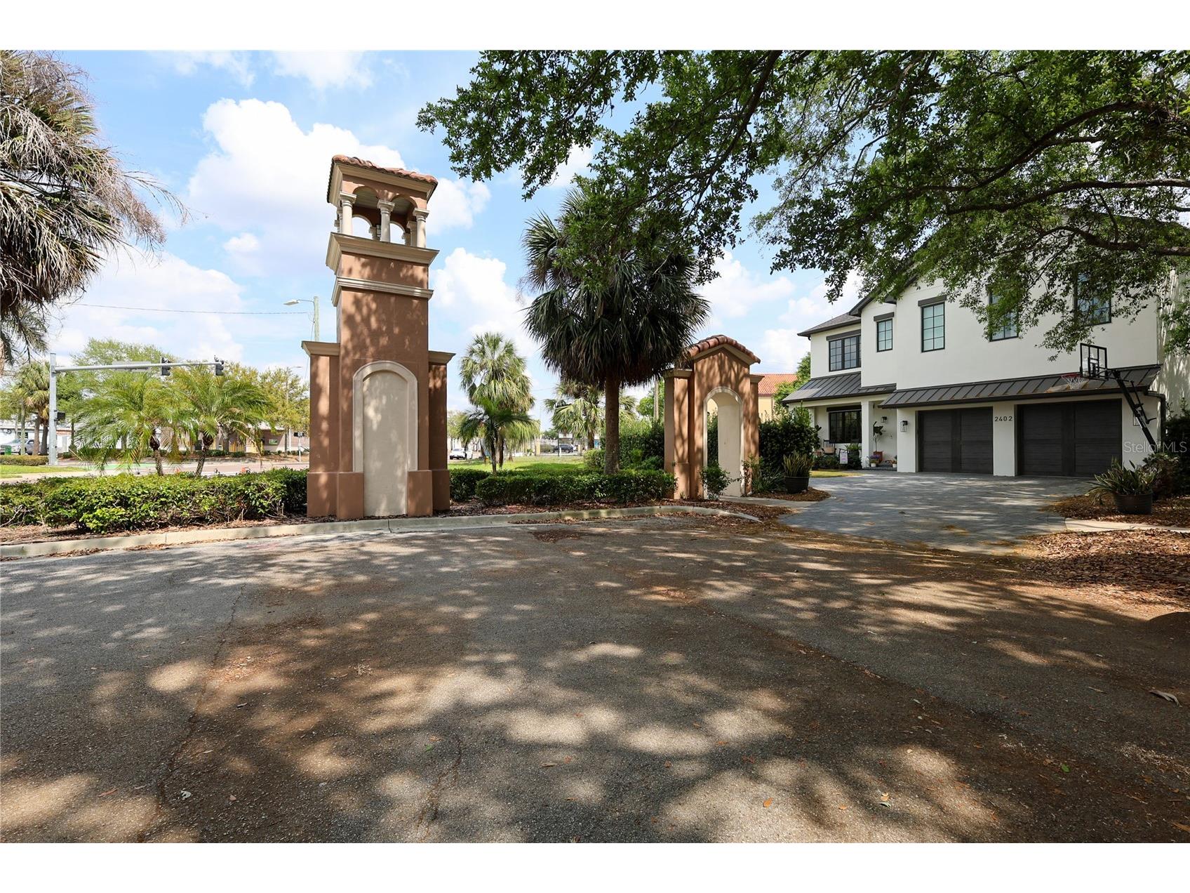 2402 W Parkland Boulevard Tampa FL 33609 TB8492227 image44