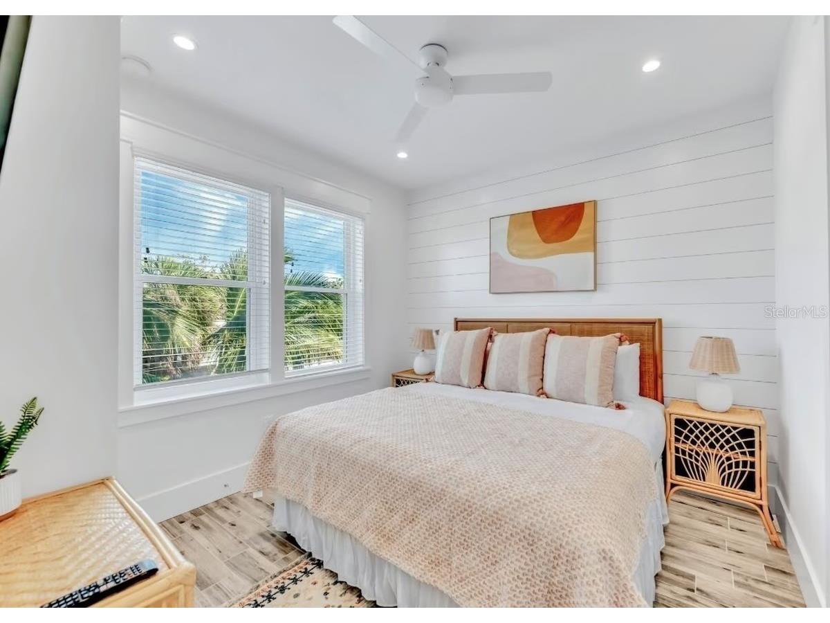 2403 Avenue C Bradenton Beach FL 34217 A4684030 image17