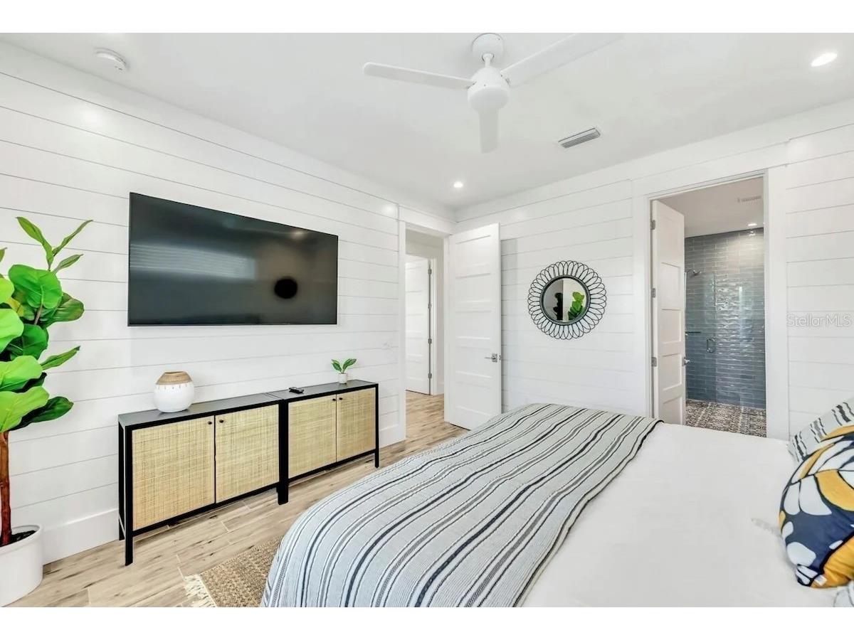 2403 Avenue C Bradenton Beach FL 34217 A4684030 image20