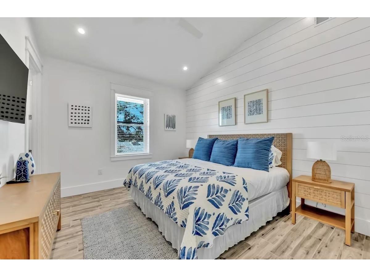 2403 Avenue C Bradenton Beach FL 34217 A4684030 image21