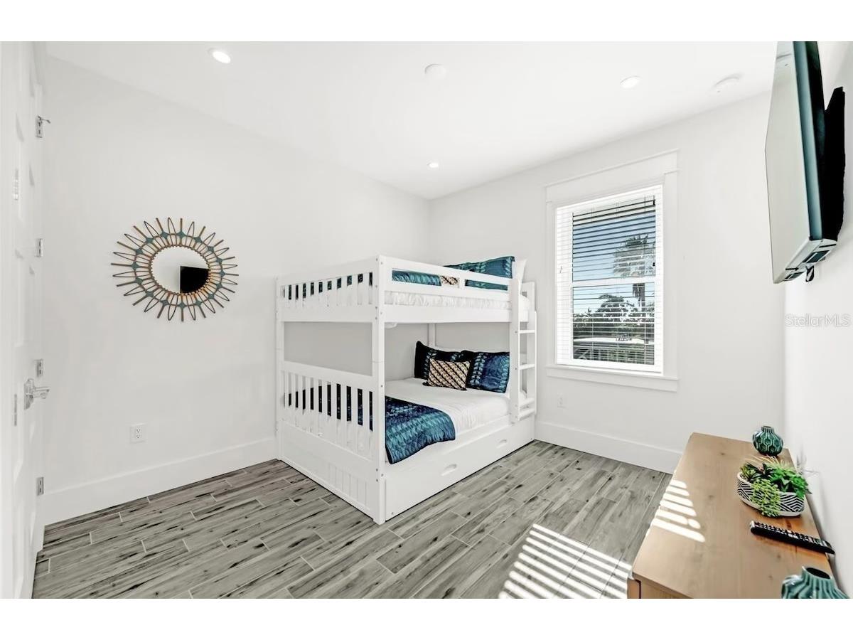 2403 Avenue C Bradenton Beach FL 34217 A4684030 image29