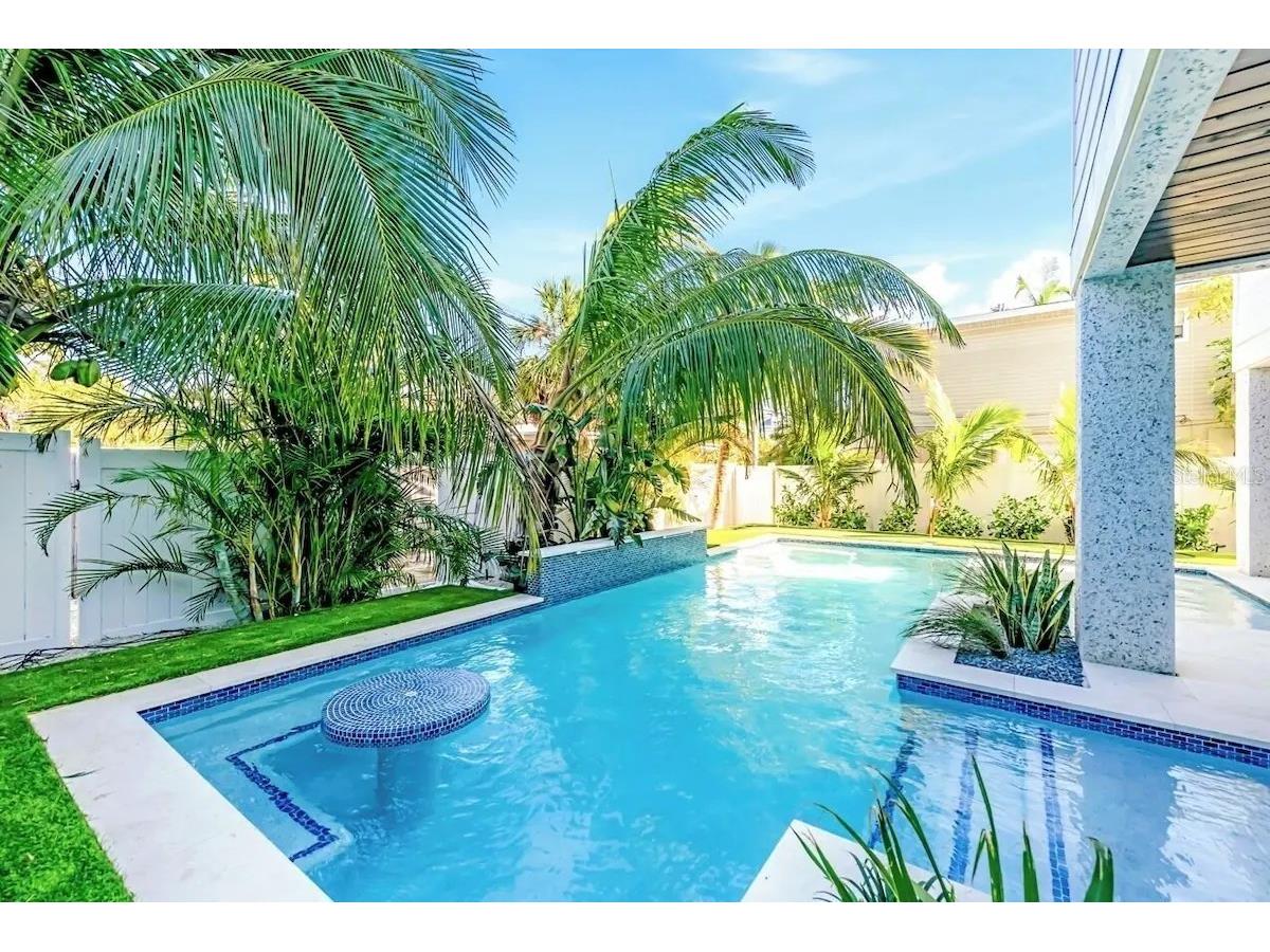2403 Avenue C Bradenton Beach FL 34217 A4684030 image3