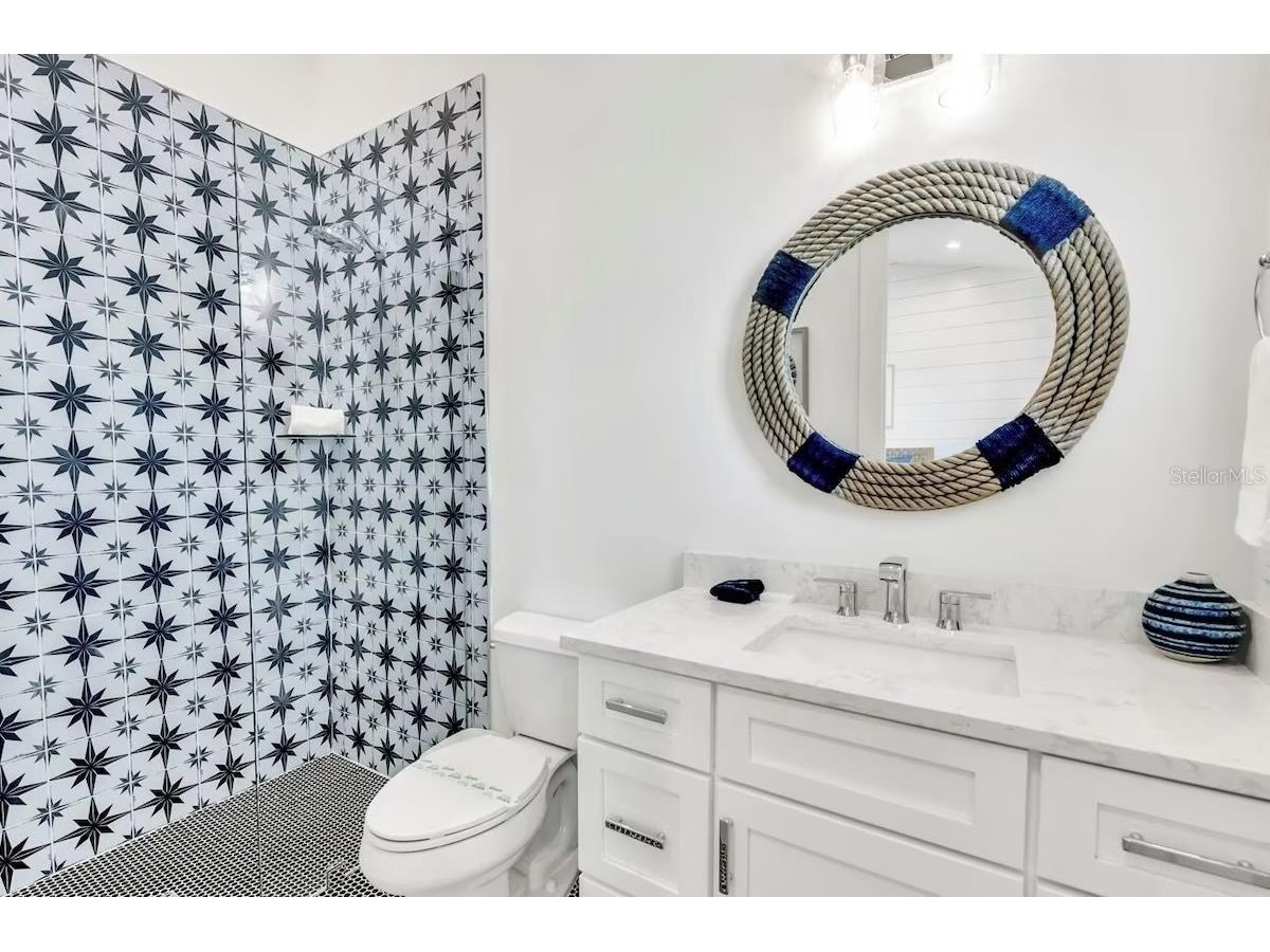 2403 Avenue C Bradenton Beach FL 34217 A4684030 image32