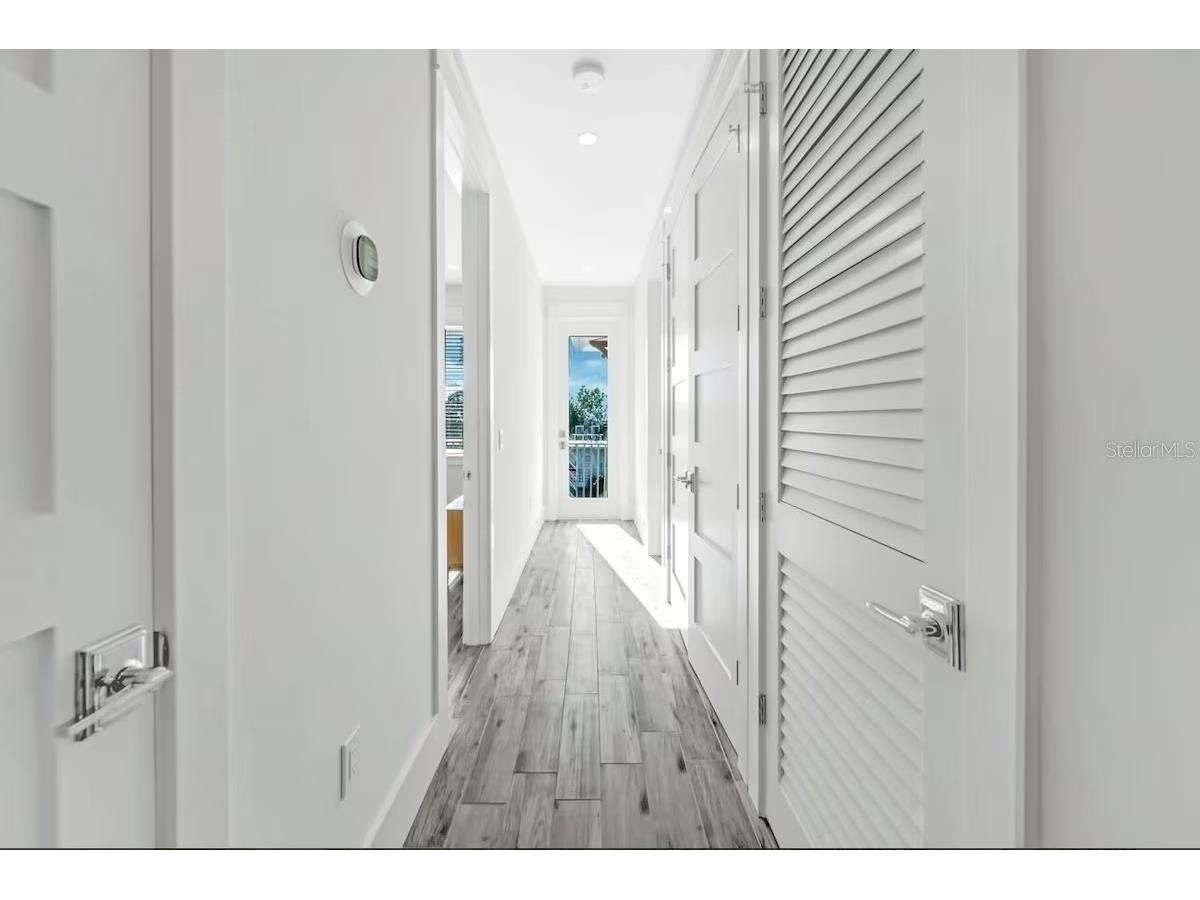 2403 Avenue C Bradenton Beach FL 34217 A4684030 image33