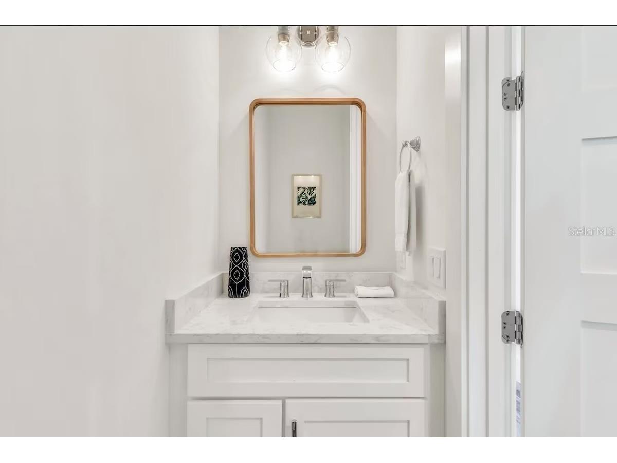 2403 Avenue C Bradenton Beach FL 34217 A4684030 image34