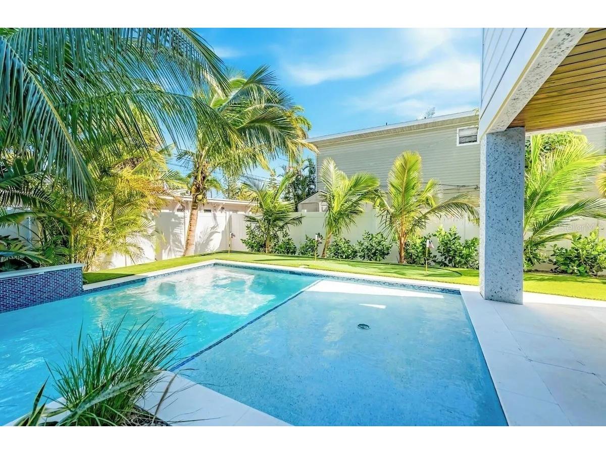 2403 Avenue C Bradenton Beach FL 34217 A4684030 image37