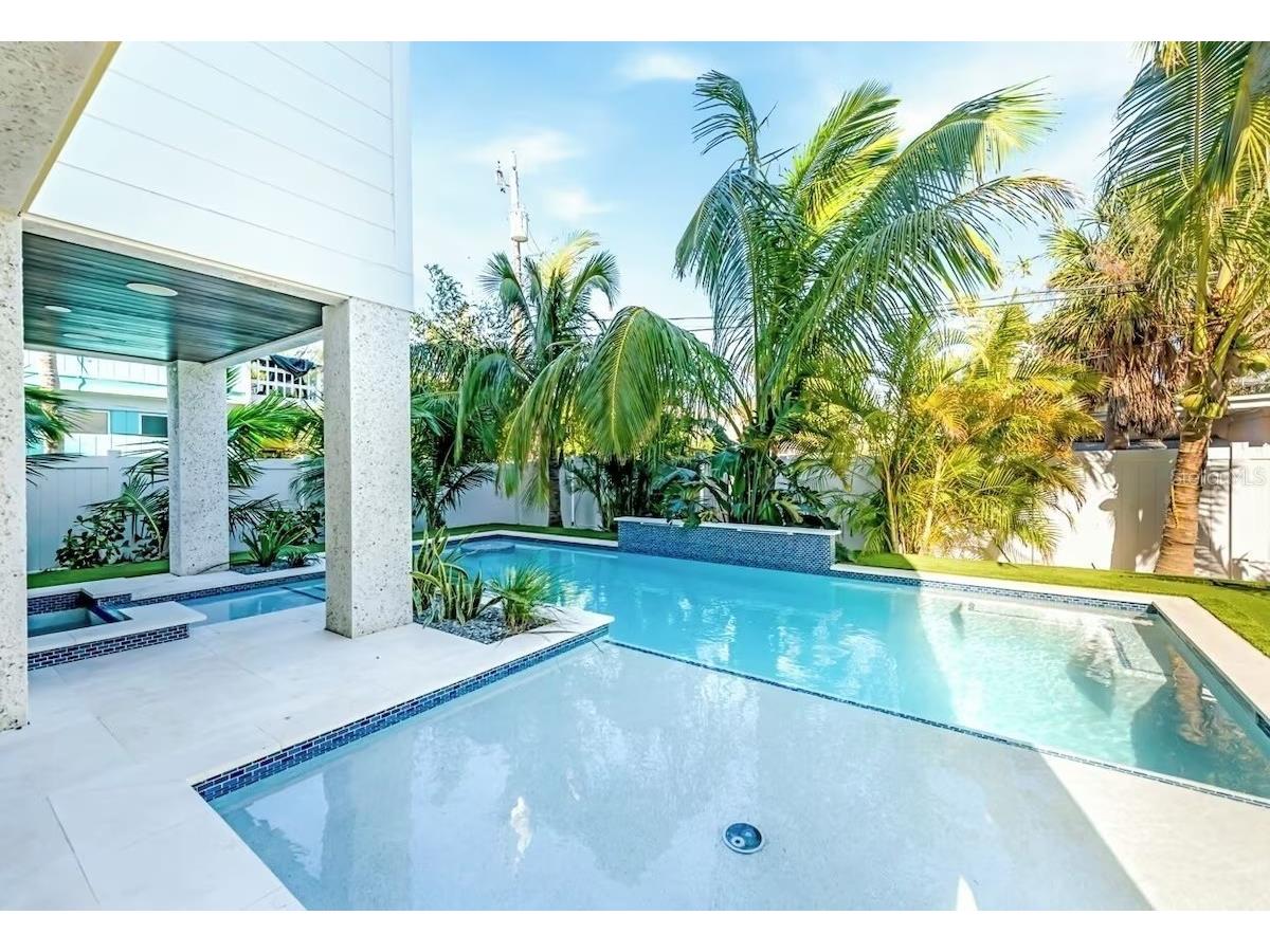 2403 Avenue C Bradenton Beach FL 34217 A4684030 image38