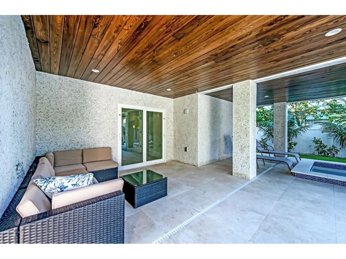2403 Avenue C Bradenton Beach FL 34217 A4684030 image40