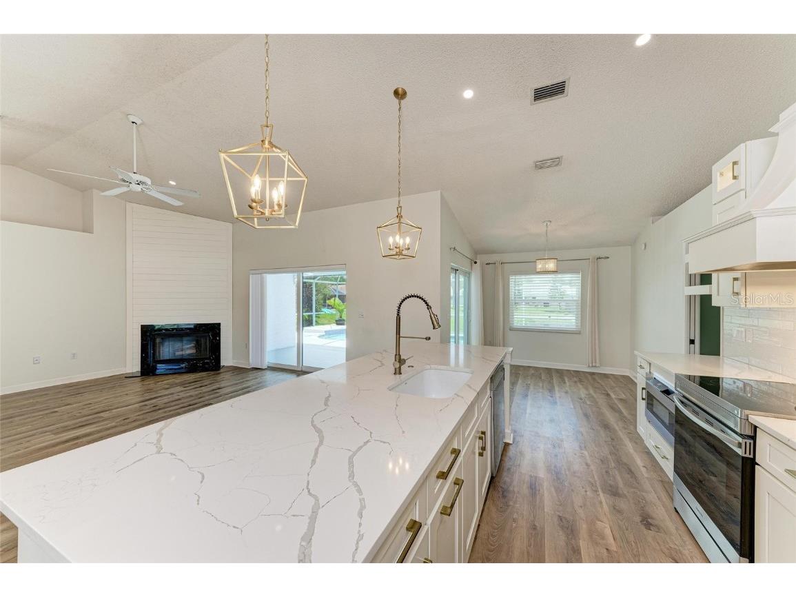 2403 Icecapade Drive Sarasota FL 34240 A4660800 image18