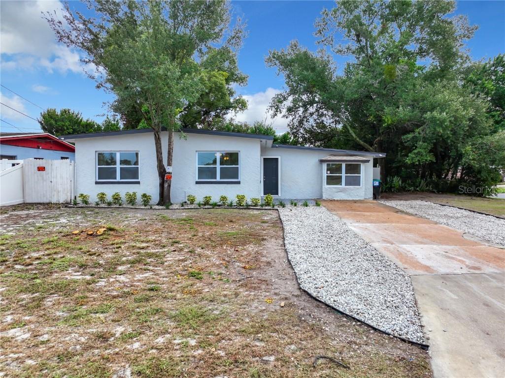 2403 Kingsland Avenue Orlando FL 32808 O6159524 image1