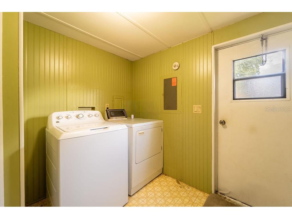 24031 Armadillo Road Astor FL 32102 V4944768 image36