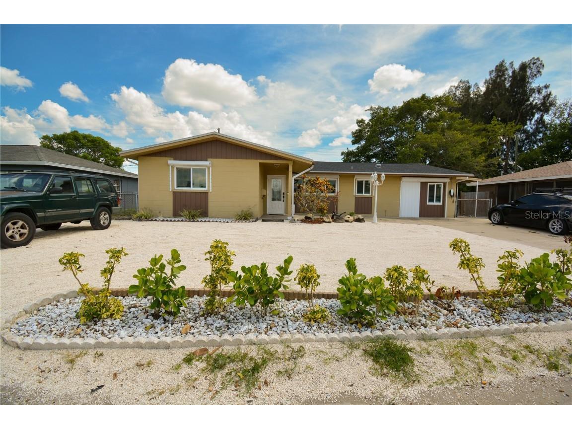 2404 Bayshore Gardens Parkway Bradenton FL 34207 TB8311143 image1