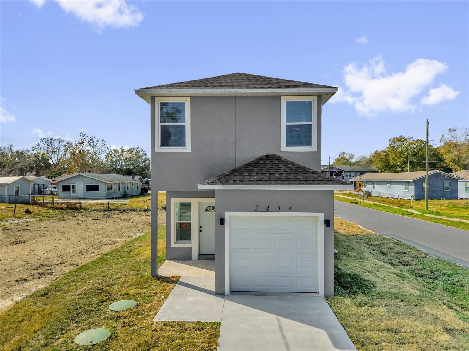 2404 Ctr St  