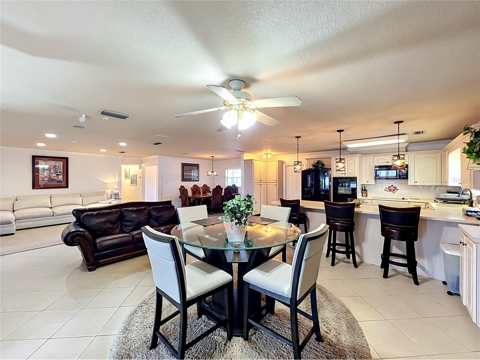 2404 Lauderdale Court Orlando FL 32805 - Clear Lake O6402242 image5