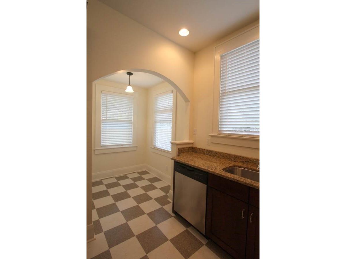 2404 N Morgan Street Tampa FL 33602 TB8520665 image11
