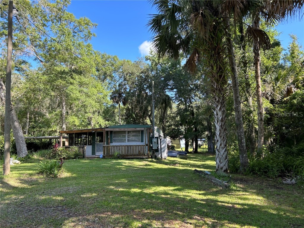 24045 Fox Road Astor FL 32102 V4937224 image1