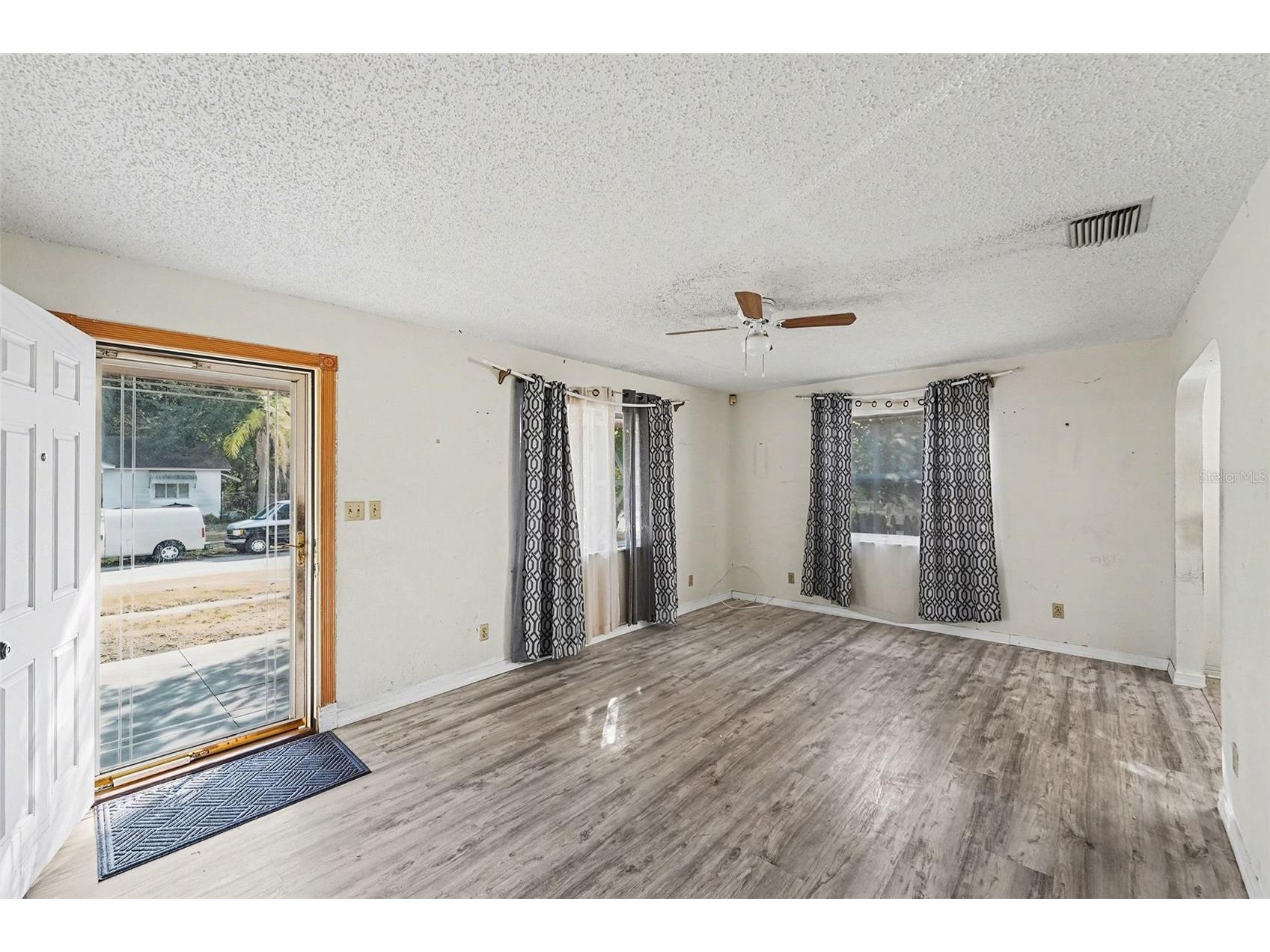 2405 44th Street S Saint Petersburg FL 33711 TB8467991 image4