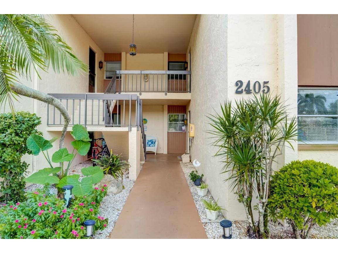 2405 Clubhouse Circle #204 Sarasota FL 34232 A4594174 image1