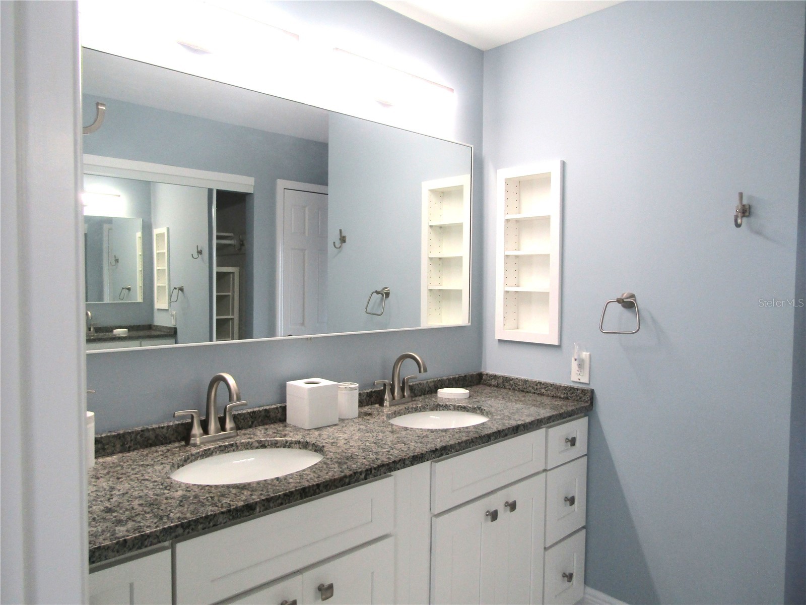 2405 Crispin Court #E1 Sarasota FL 34235 A4686722 image14