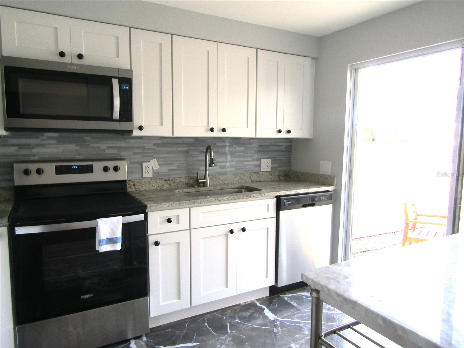 2405 Crispin Court #E1 Sarasota FL 34235 A4686722 image8