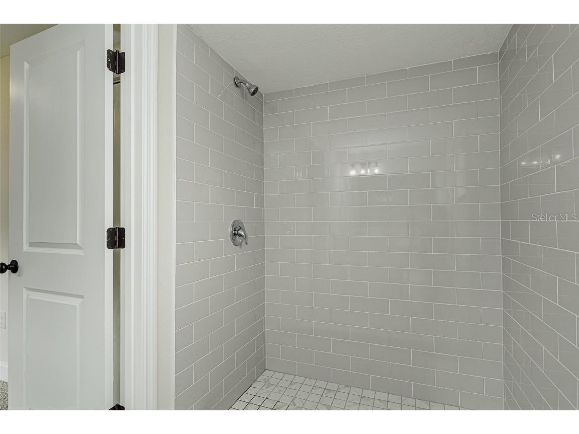 2405 Delrose Drive E Lakeland FL 33805 L4956981 image12