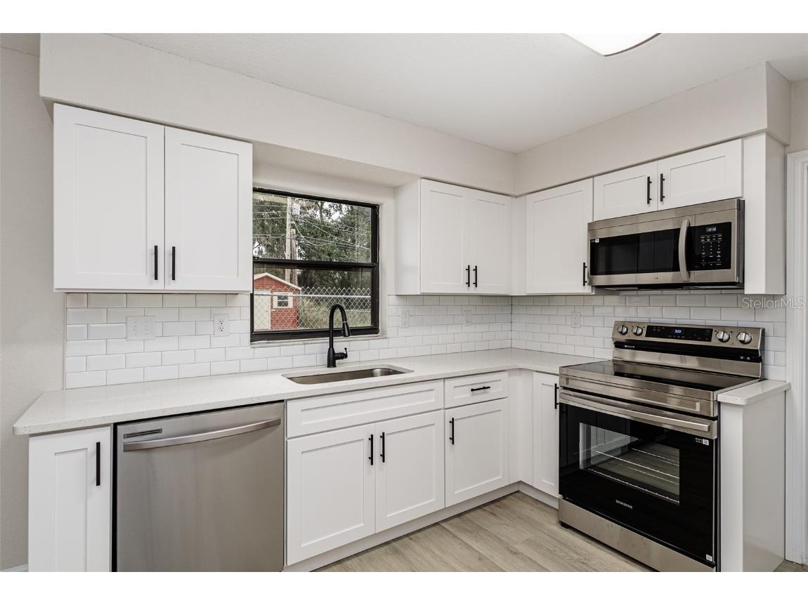 2405 Delrose Drive E Lakeland FL 33805 L4956981 image5