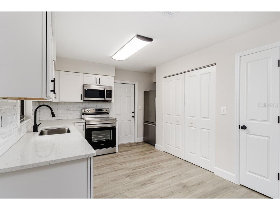 2405 Delrose Drive E Lakeland FL 33805 L4956981 image6