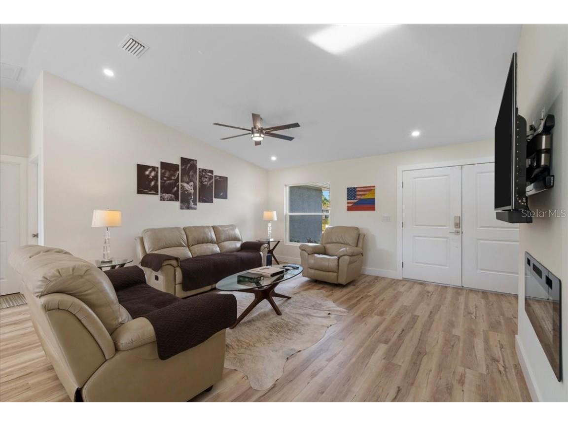 2405 Vancouver Lane North Port FL 34286 C7505091 image7